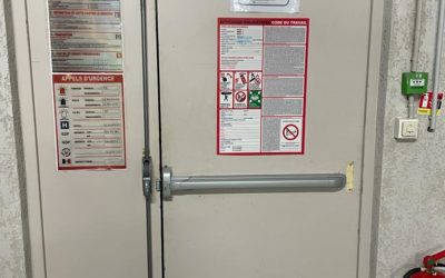 Quelle est la réglementation pour les portes d’issue de secours ?